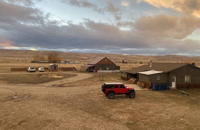 Guesthouse Farm Stay Near the Madison River!