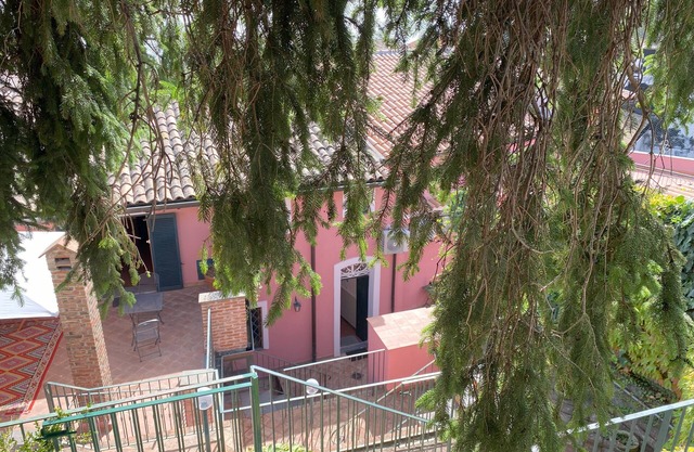 Guesthouse "Le corti dell'Etna" Milo (CT) - Sicily