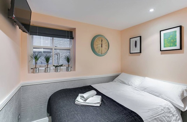 Schönes 1BR Haus, in Farringdon gelegen, 2 Gäste