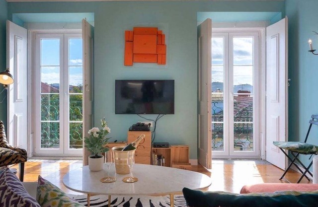 GuestReady - Elegant River View Duplex in Belem