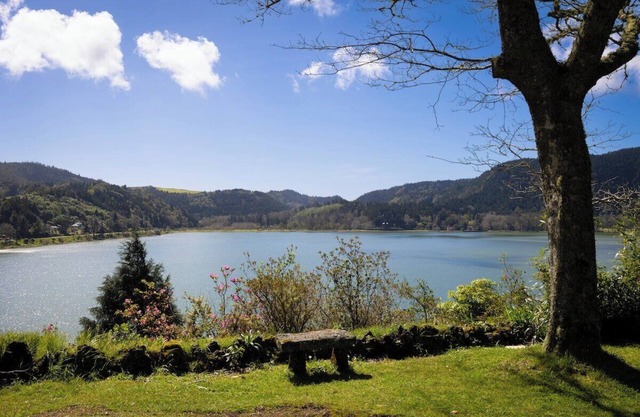 GuestReady - Lakefront Casa do Garajau