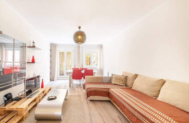 GuestReady - Minimalist Downtown Apartment with Terrace