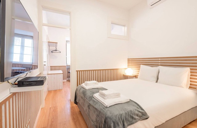 GuestReady - Neoclassical building - Studio RCE