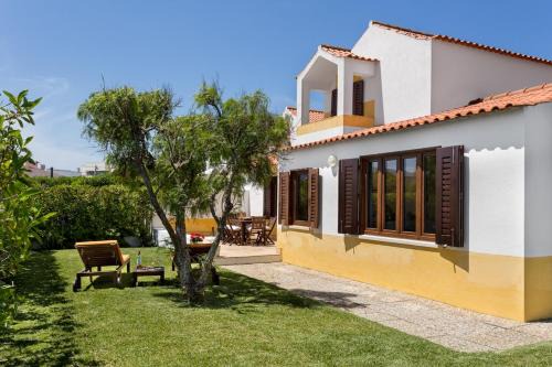 GuestReady - Peaceful beach villa w/parking
