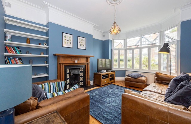 GuestReady - Prestigious home in South Manchester