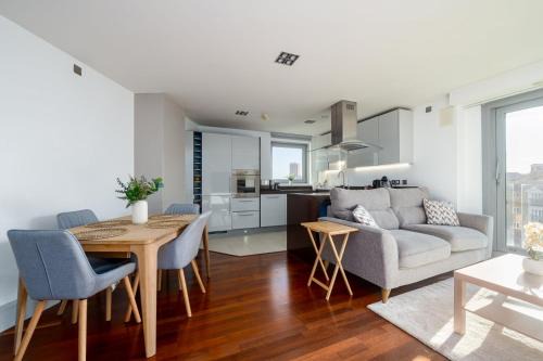 GuestReady - Riverside Retreat in Battersea