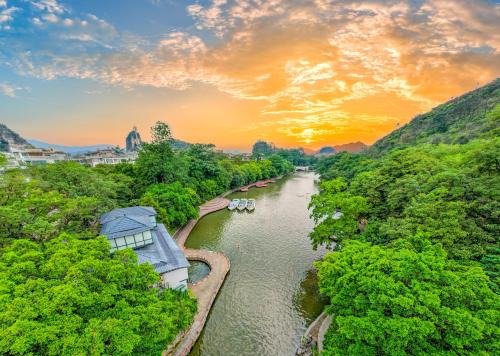 Guilin Osmanthus Lakeside Tea House