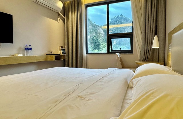 Guilin Tree Hotel