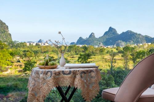 Guilin Village Creek Inn-Free private car pick up station stay 3 nights