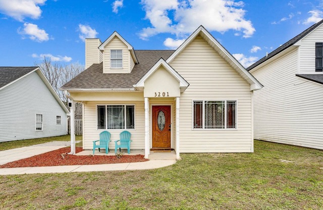 Gulf Breeze Cottage |Vaulted Ceilings |Loft |King Master |Office |Dogs Ok |Fenced |Near Oriole Beach
