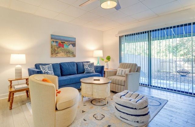 Gulf Breeze Escape w/ Patio + Community Pool!