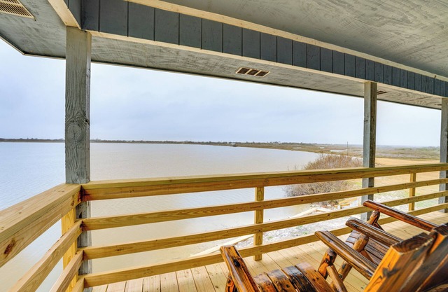 Gulf Coast Cottage w/ Beach Access: Fish & Paddle!