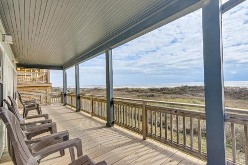 Gulf Coast Views Waterfront Surfside Beach Home!
