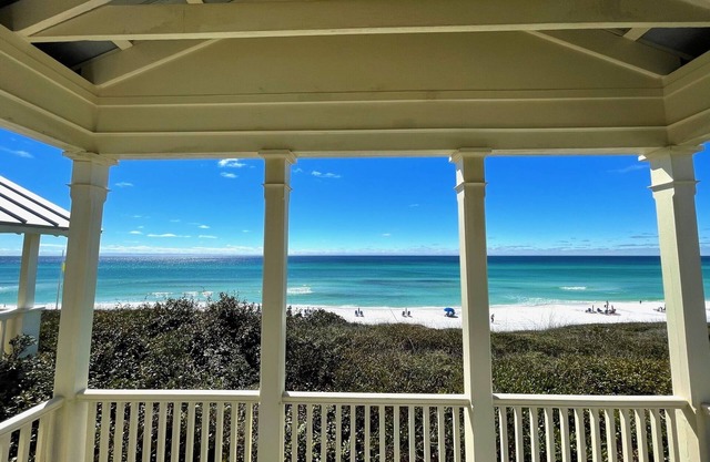 Gulf Front Seaside Iconic Honeymoon Cottage