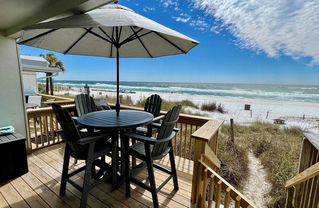 Gulf Front Haus 2BR / BA, Haustiere erlaubt, Wi-Fi 4 Units Avail