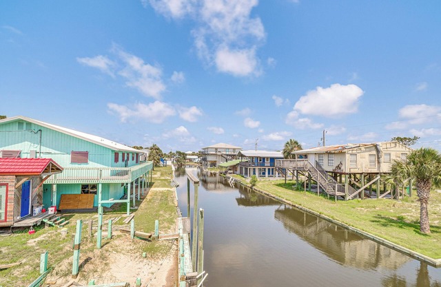 Gulf of Mexico Beach Cottage: Walk to Boat Ramp!