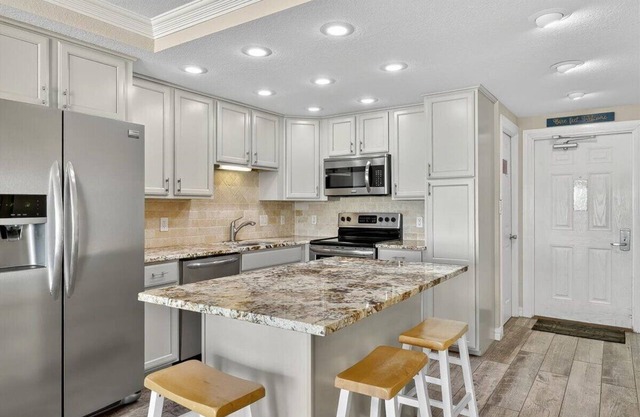 Gulfstream Condos Unit 610 | Top-Floor | Gulf Front Views