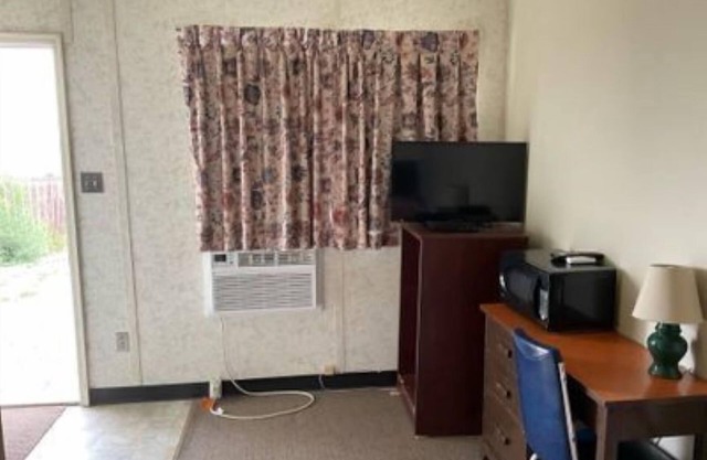 GULL LAKE LODGE MOTEL