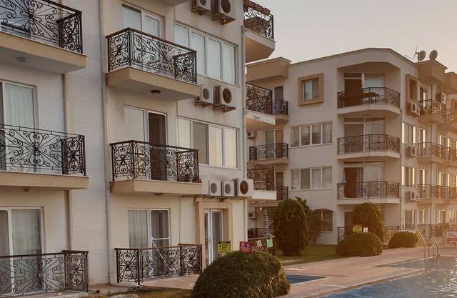 Gulluk Seaview3 Complex, 5 mins walk to centre. 10 min from Airport