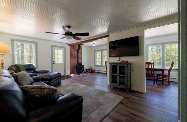 Gully Brook Cottage! Lake Access!