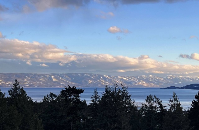 Gundy's Getaway Lower Views of Flathead Lake & Montana Mountains