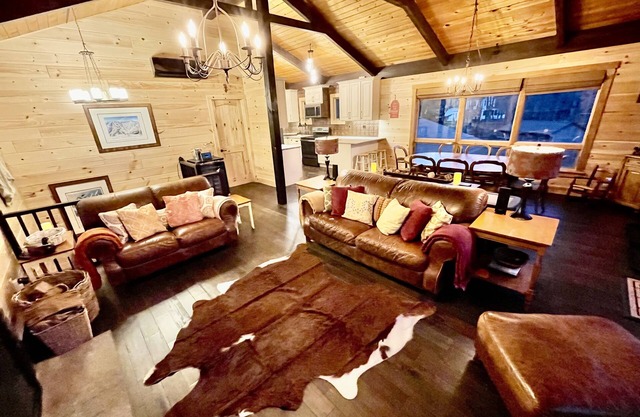 * 4SaisonNirvana * Whirlpool, WiFi, Feuerstelle, Kamin, 2 WEBERs, Wndhm Mtn Vw