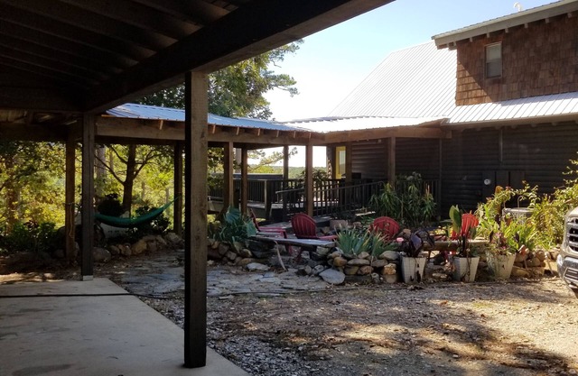 Gypsy Sunset cabin - gorgeous sunset views overlooking Lake Ouachita valley,