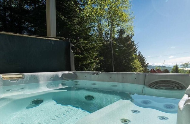 Hôtel à la maison - La maison Charly, Vue et spa