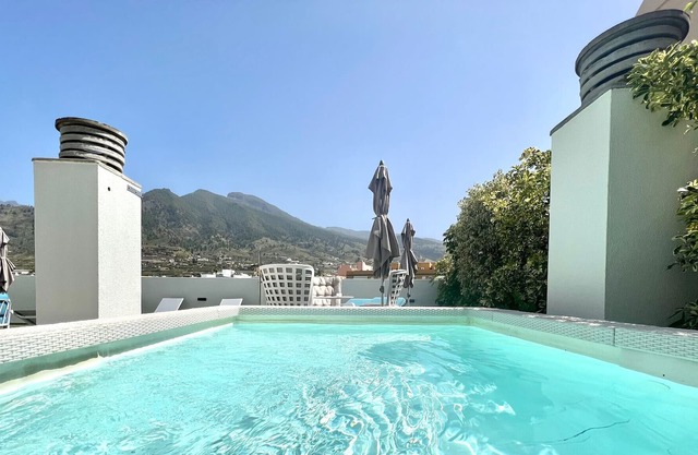 Habitacion con balcon, Wifi y con piscina