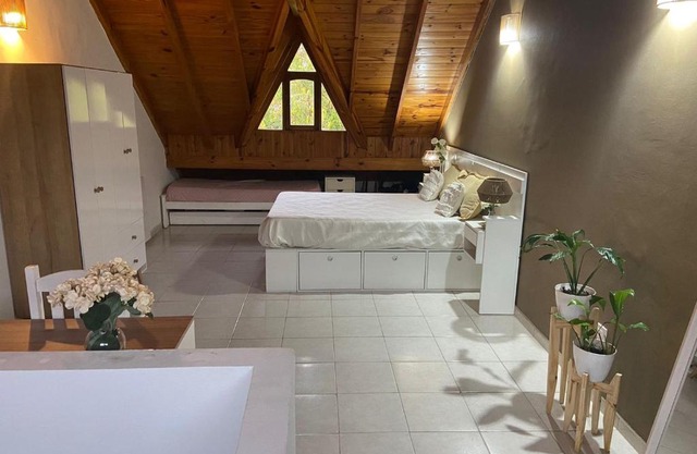 HABITACION CON CAMA DOBLE EN VILLA ADELINA