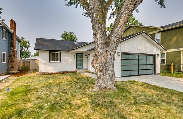 #HabitueHomes - Sunset Park Sweetheart!