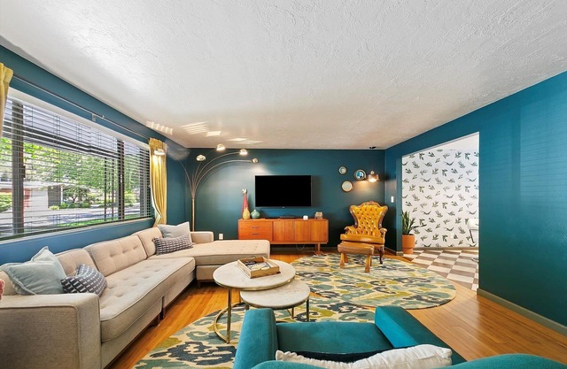 #HabitueHomes The East End Retreat~Dog/Kid Friendly!