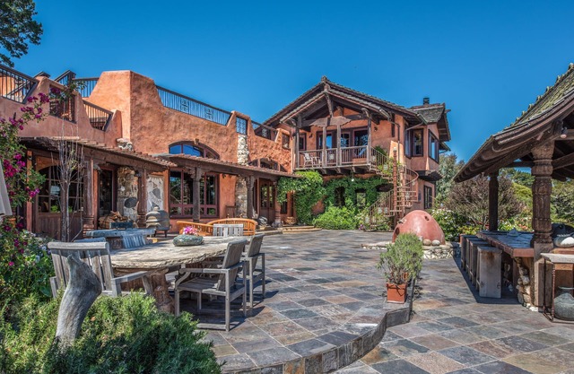 Hacienda Aguajito: Gated Estate mit Meerblick auf 11 exotischen Morgen in Carmel
