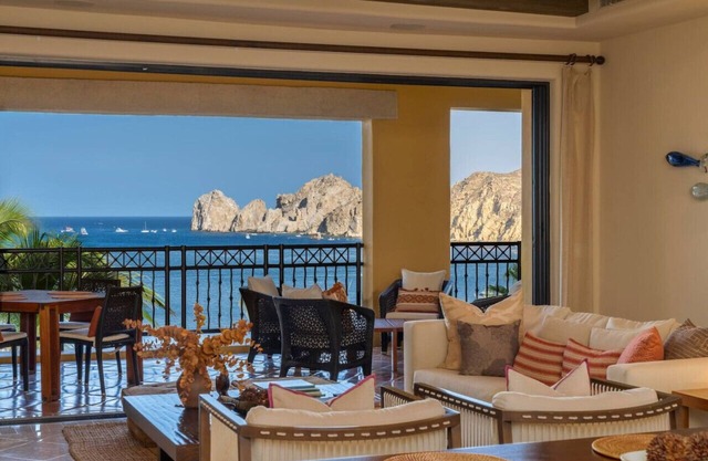 2 BD 5-Star Beachfront Hacienda Beach Club