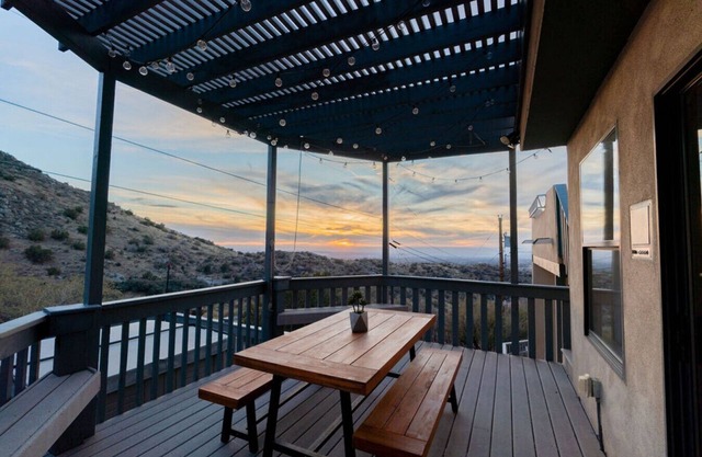 Hacienda Bella: Stunning Views & Winter Hot Tub