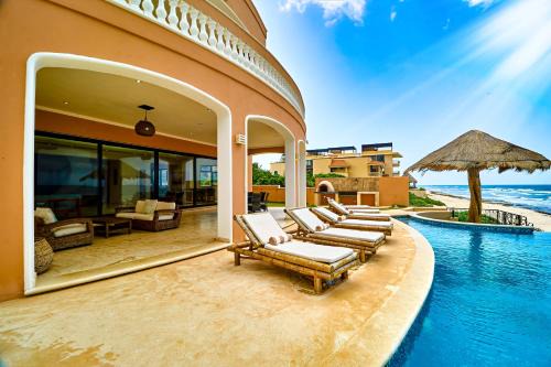 Hacienda Tankah 7 Bedrooms Ocean View Pool & Extra Services