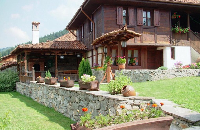 Hadji Neikovi Guest Houses