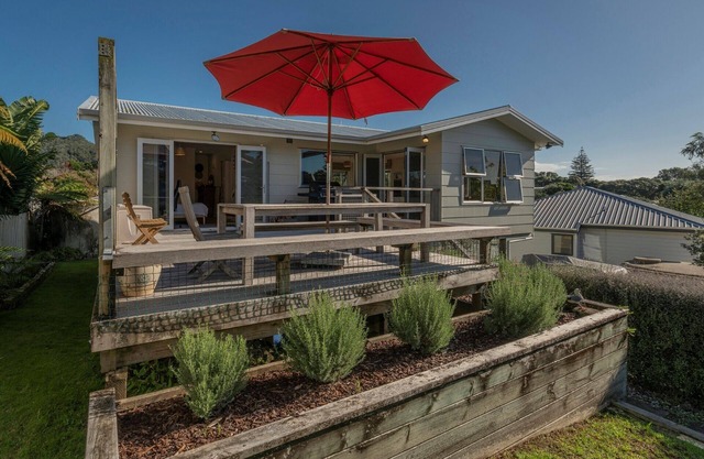 Hahei Kiwi Bach - Hahei Holiday Home