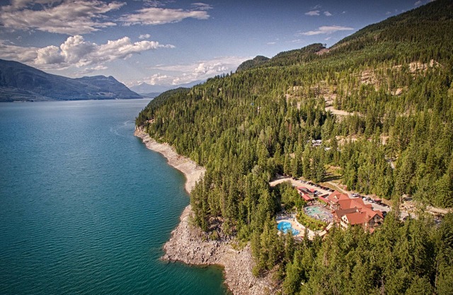 Halcyon Hot Springs Resort