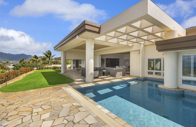 Hale Makana: Luxury, Pool, AC & Stunning Ocean Views