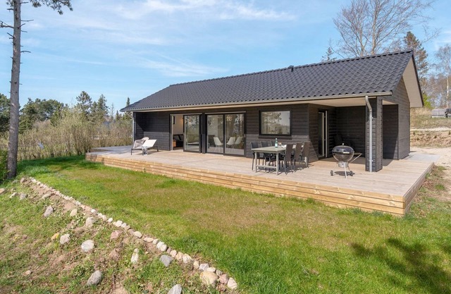 "Haley" - 150m from the sea by Interhome