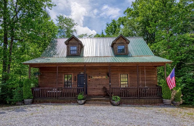 Haleywood Hollow, FREE Attraction tickets for each paid day, Arcade, WIFI!