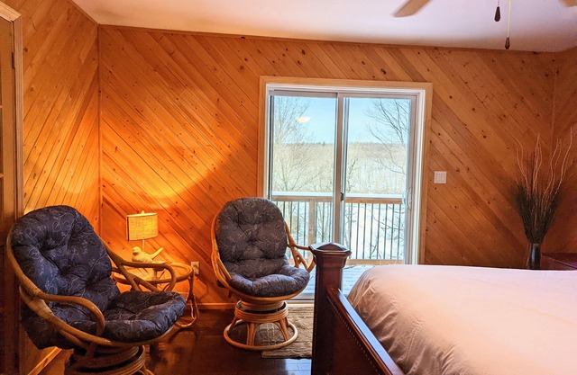 Haliburton Highlands Cottage Retreat - Your Summer Getaway Imagined!