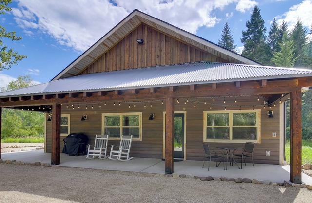 Hamilton Vacation Rental w/ Skalkaho Creek Access!