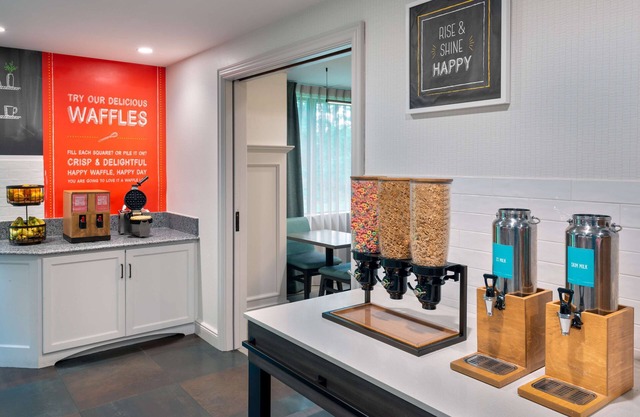 Hampton Inn Hartford/Airport