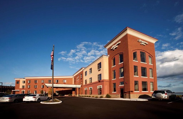 Hampton Inn Marquette-Waterfront