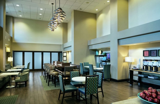 Hampton Inn & Suites Arroyo Grande/Pismo Beach Area, CA