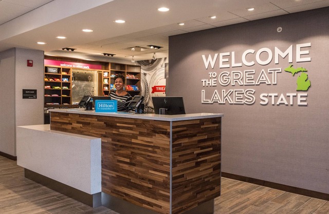 Hampton Inn & Suites Allen Park