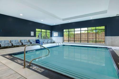 Hampton Inn & Suites Burlington, Ontario, Canada