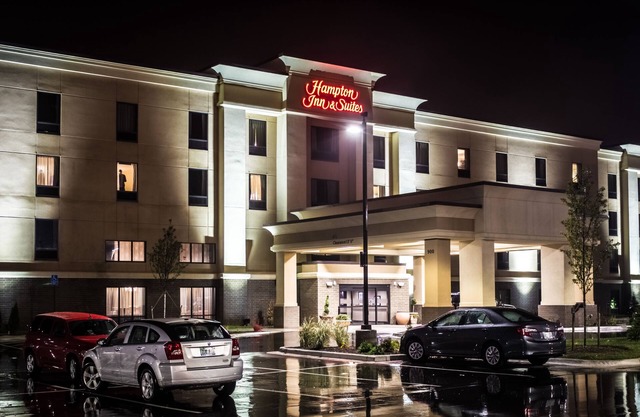 Hampton Inn & Suites Lansing West